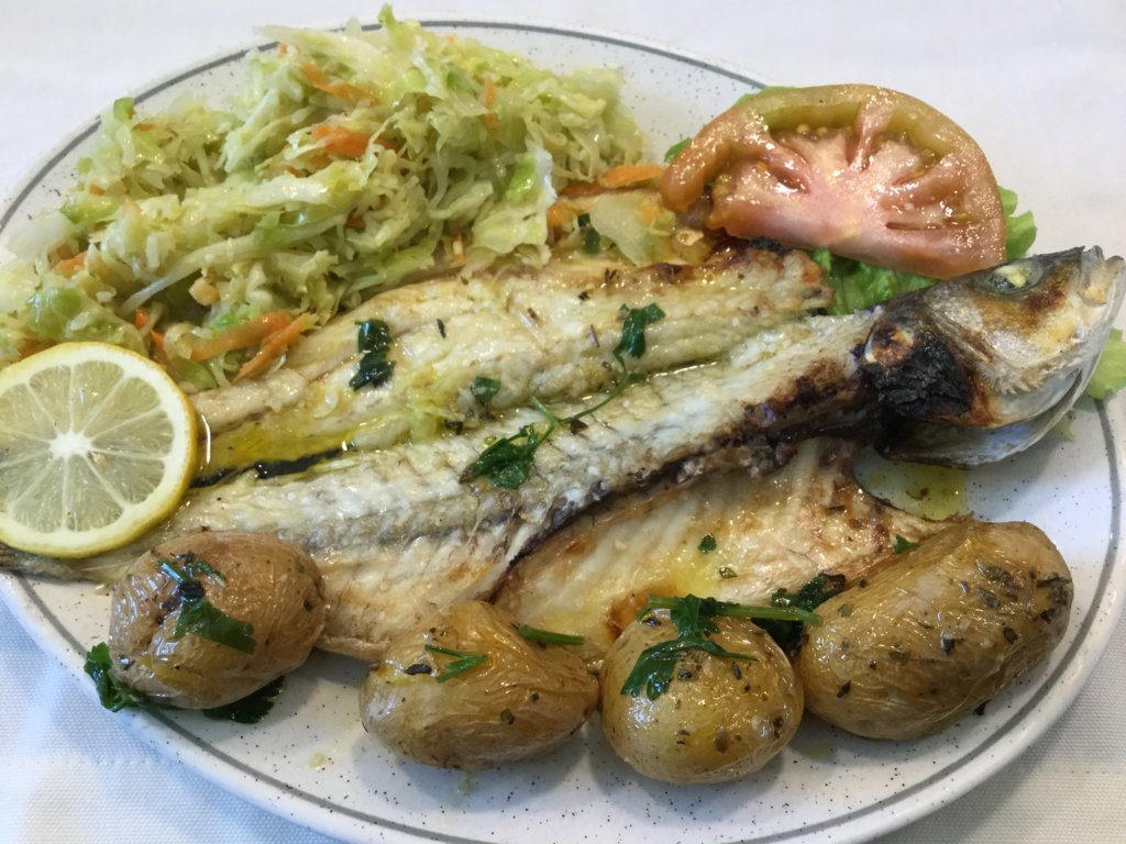 Robalo grelhado na brasa